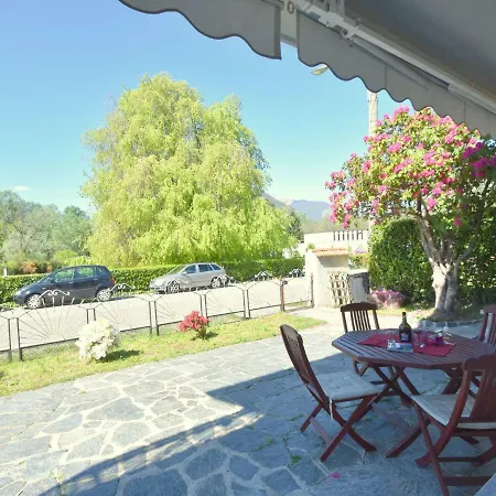 Spacious Holiday With Lake View In *