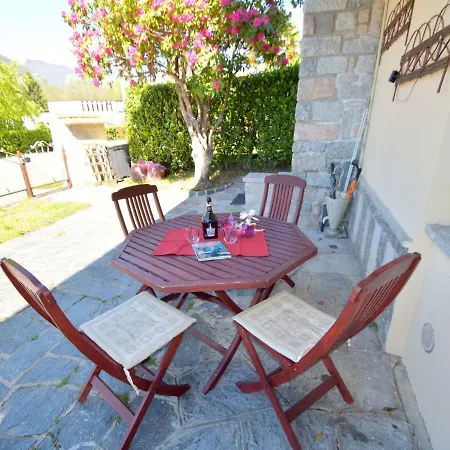 Spacious Holiday With Lake View In Feriehus