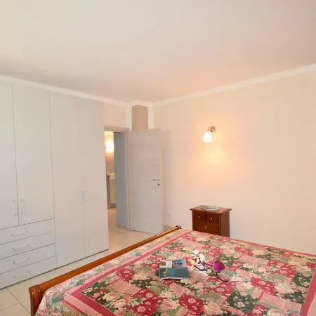 Spacious Holiday With Lake View In Feriehus *