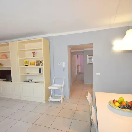 Feriehus Spacious Holiday With Lake View In *